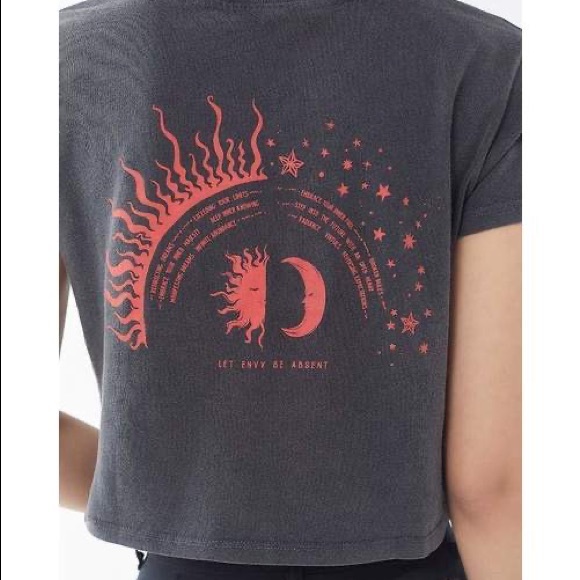 Urban Outfitters Tops - EUC Urban Outfitters T-Shirt